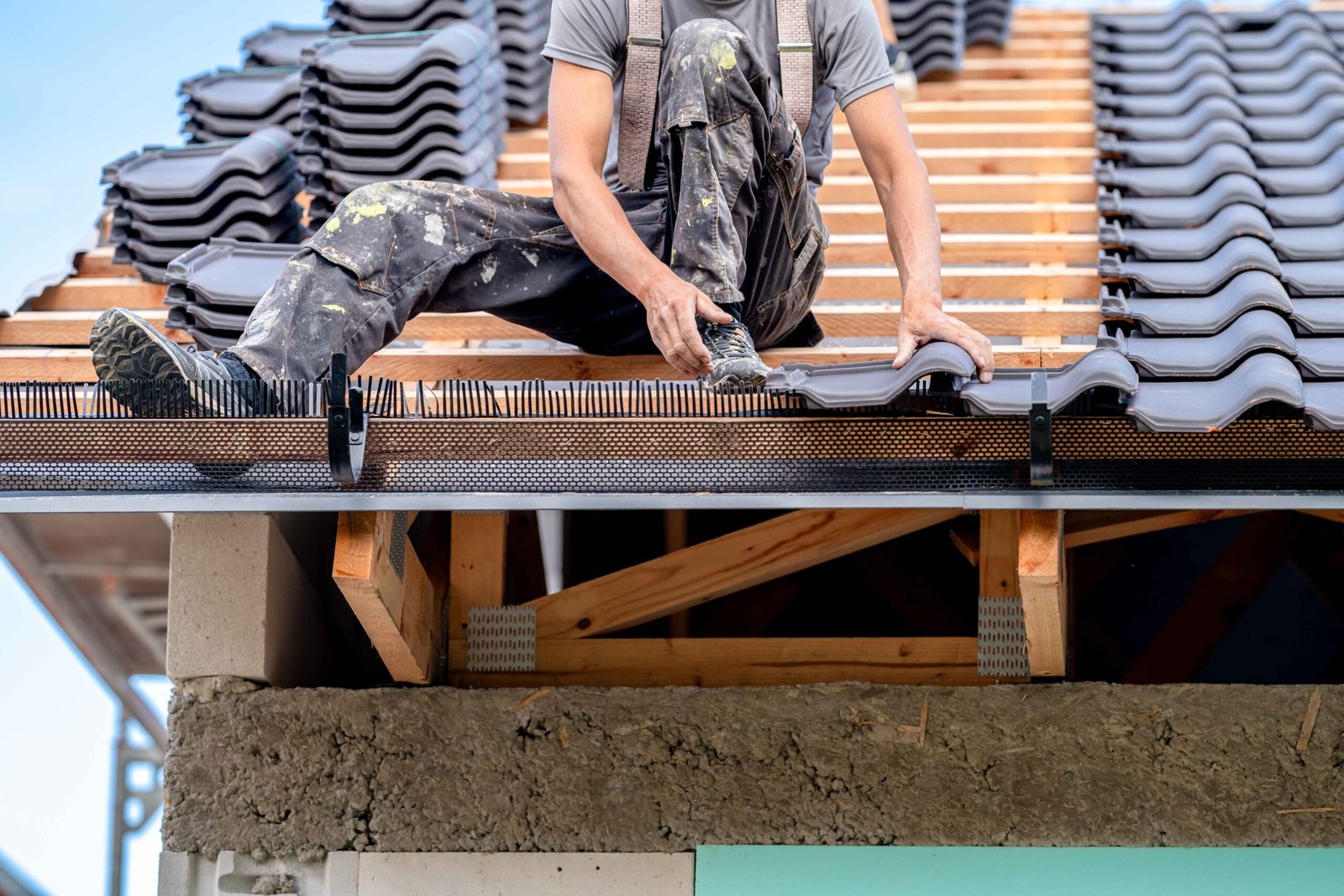 Emergency Roofing Services in Los Angeles: How to Choose the Best Contractor
