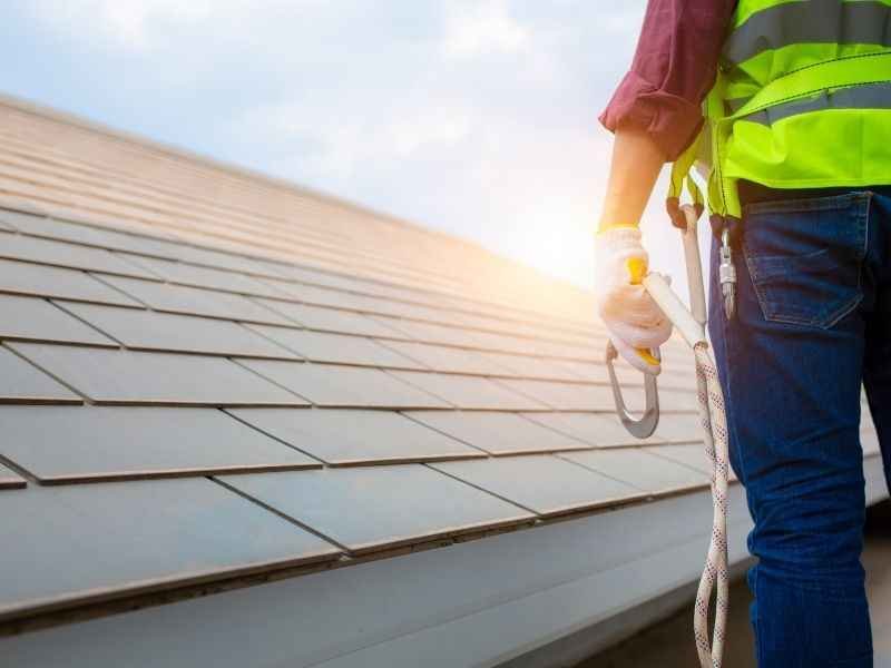 how do you know if a roofer is reliable